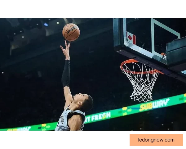 29日NBA前瞻：文班亚马挑战雄鹿 76人黄蜂争夺东部第七名