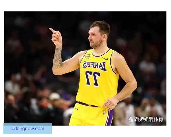 亚历山大赛季40场30分以上表现力压东契奇领跑全联盟