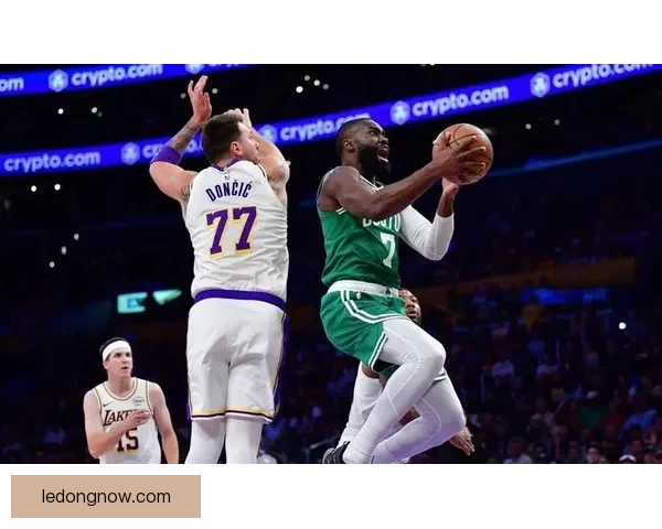 亚历山大空砍33分布朗中距离投篮出色对手调整后轻松反超